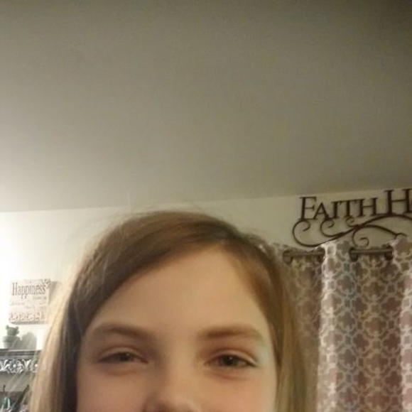 Meet your Posher, Miley - Picture 1 of 1